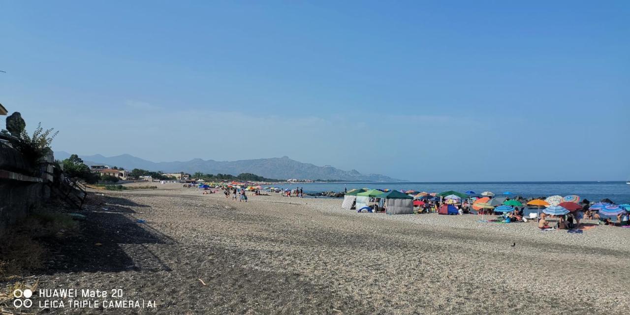 Sea Garden, Fronte Mare Con Piscina Lägenhet Mascali Exteriör bild