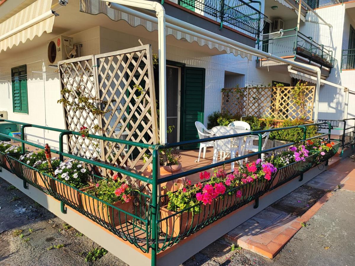 Sea Garden, Fronte Mare Con Piscina Lägenhet Mascali Exteriör bild